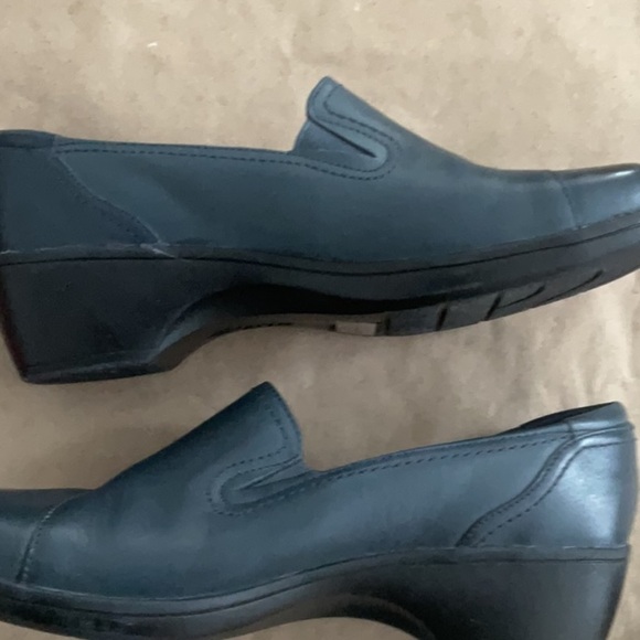 Clarks Blue Leather Slip-On Shoes bendables - Picture 6 of 6